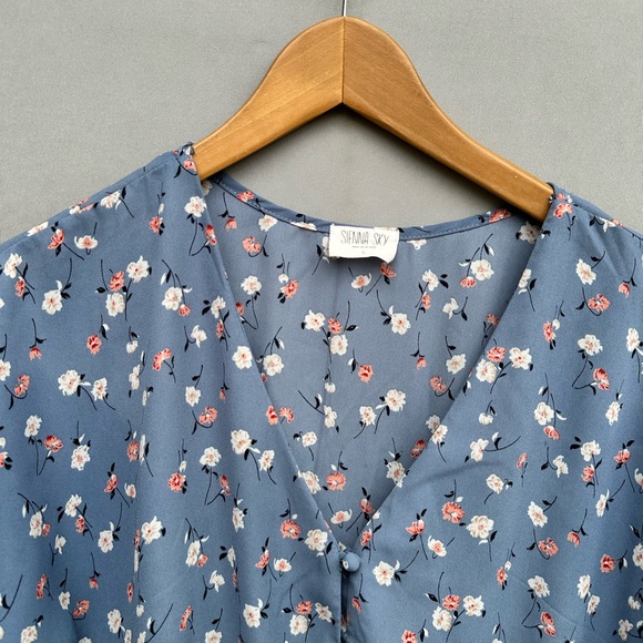 🎉5 for $45🎉 Sienna Sky top blouse shirt size L - Picture 3 of 7
